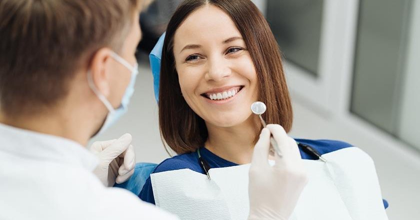 Które zabiegi dentystyczne dla dorosłych są refundowane przez NFZ?