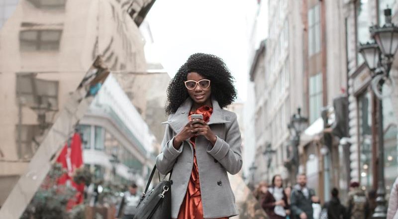 Jak dobrze dobrać biżuterię do stroju?