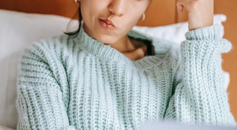 Jak dobrze wykonać makijaż na spotkanie z przyjaciółmi?