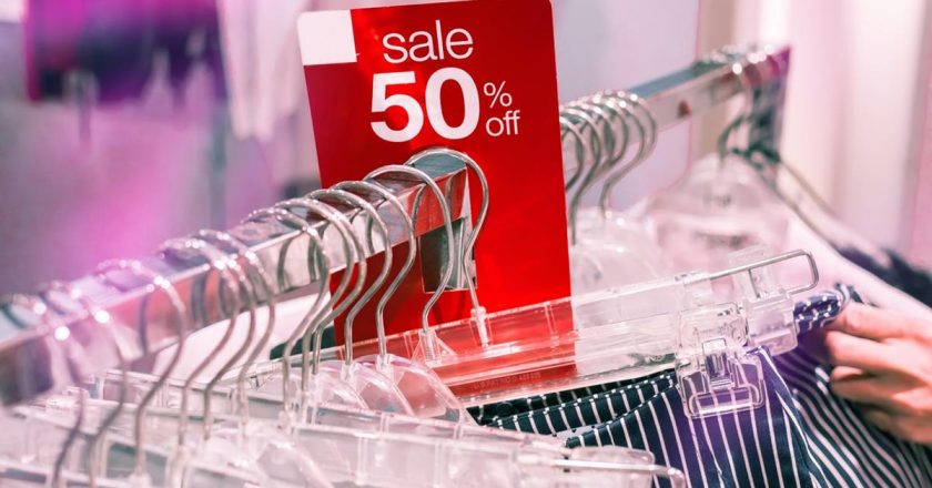 Jak dopasować odpowiednią biżuterię do sukienki wiosennej?