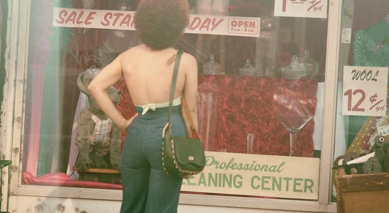 Jak zrobić efektowny makijaż na wystawę sztuki?