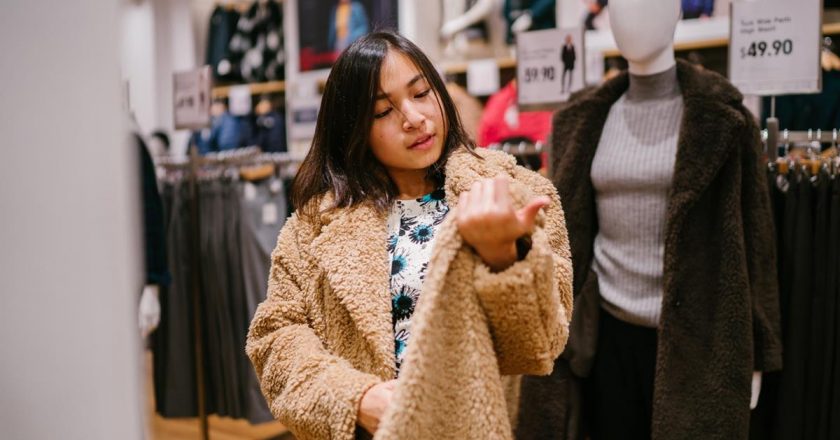 Moda a samopoczucie: jak ubrania wpływają na nasze emocje?