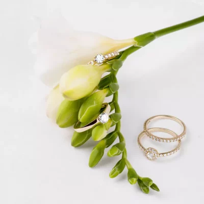 Pierścionki zaręczynowe – jakiego rodzaju diament wybrać?