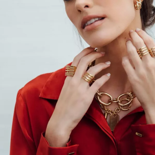 Elegancja codzienności: Jak biżuteria damska wzbogaca styl życia?